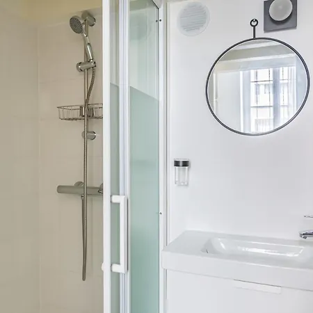 Апартаменты Cosy Studio At Paul Doumer, By Guestready *